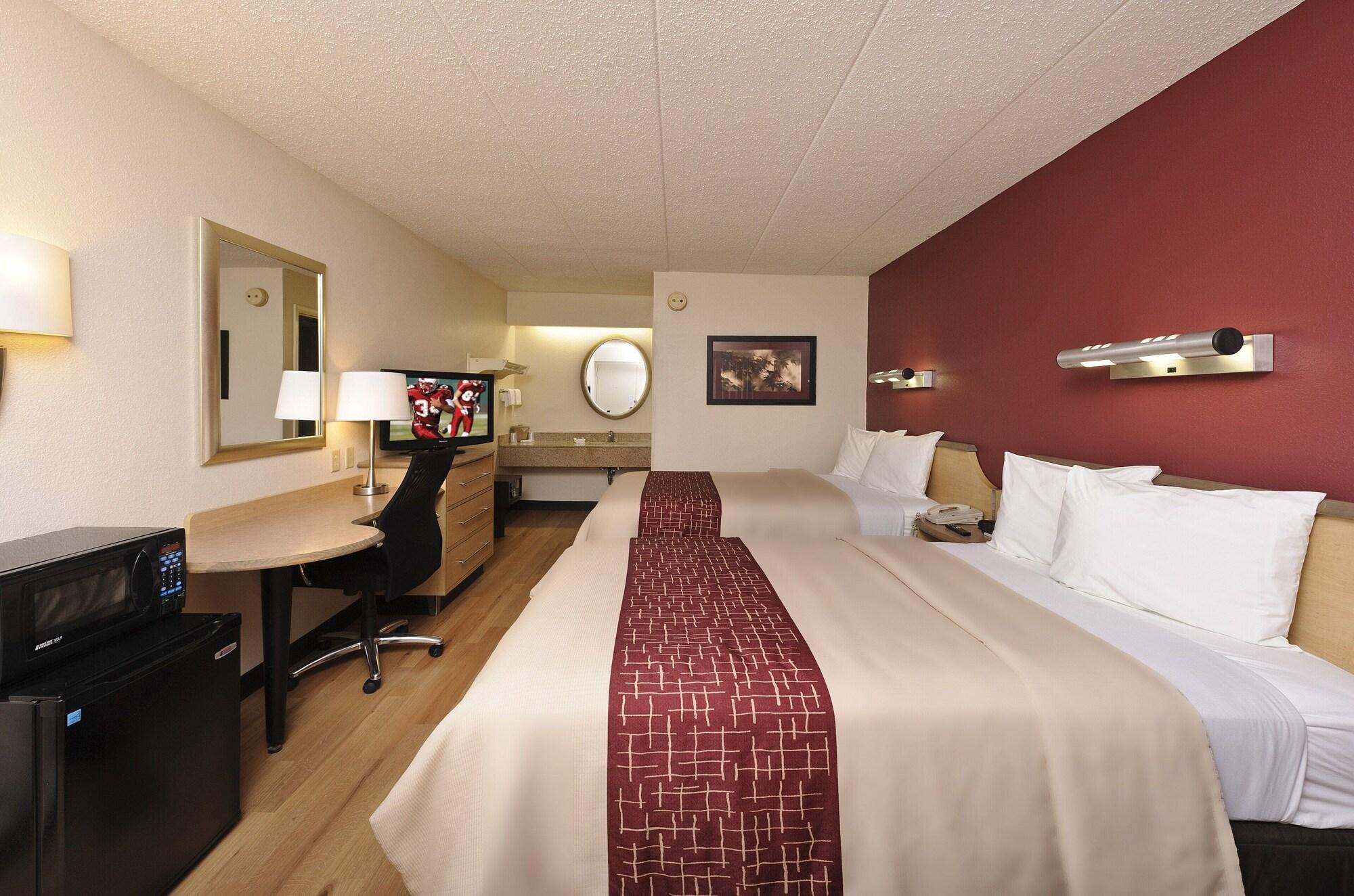 Red Roof Inn Dayton North Airport Екстериор снимка