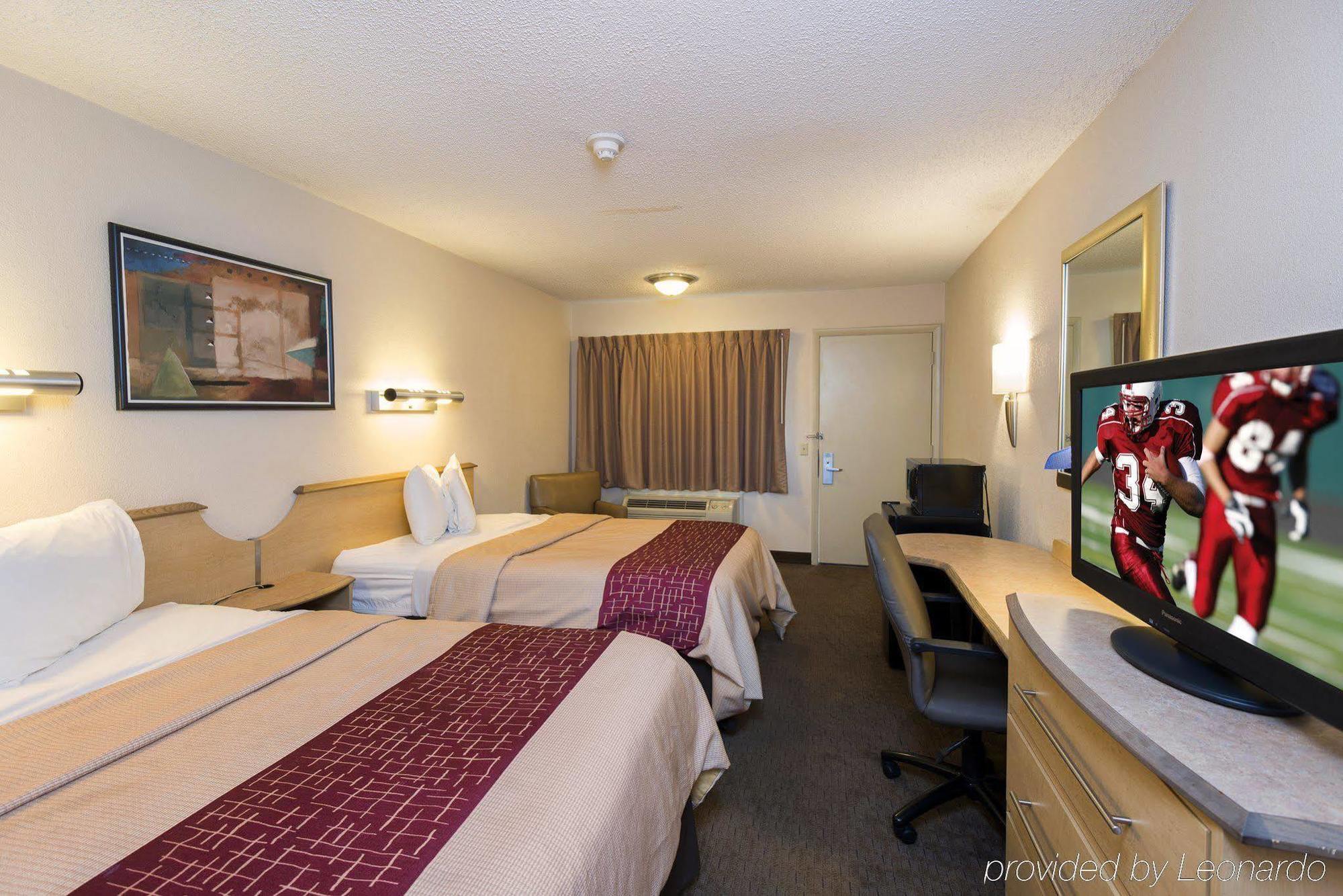 Red Roof Inn Dayton North Airport Екстериор снимка